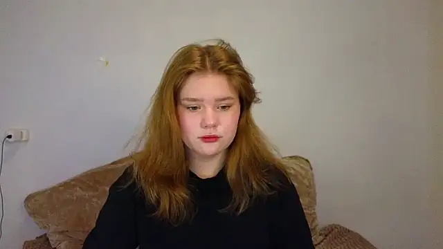 Snapshot of LaseyMoon chatting on February 16, 2026, 4:11 am LaseyMoon online show from February 16, 2026, 4:11 am