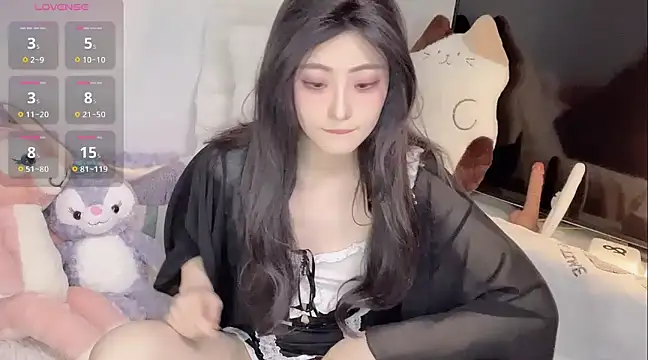 xiaolanlan3344 online show from March 12, 2025, 2:23 pm