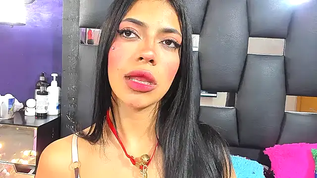 EMYCLARK01 online show from December 15, 2025, 11:27 am