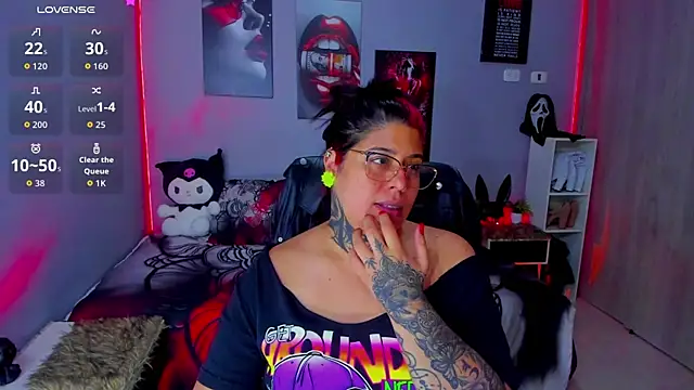 Veronika metal online show from October 31, 2025, 3:58 am