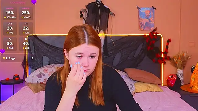 Eva Starlight online show from October 27, 2025, 4:13 am