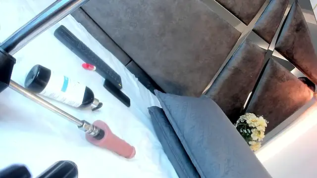 Samaantha-beckham online show from March 6, 2026, 11:11 pm