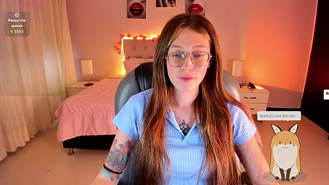 Emily Warren  online show from April 4, 2026, 7:53 pm