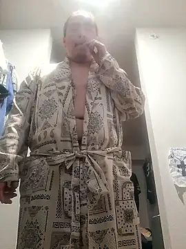 Snapshot of daddykin715 chatting on January 12, 2026, 7:04 am daddykin715 online show from January 12, 2026, 7:04 am