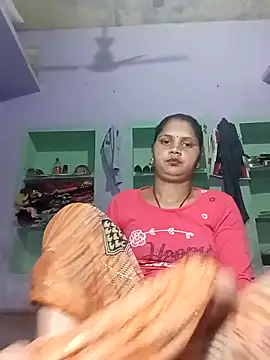 Snapshot of Divya_Chandok chatting on March 2, 2025, 10:23 pm Divya Chandok online show from March 2, 2025, 10:23 pm