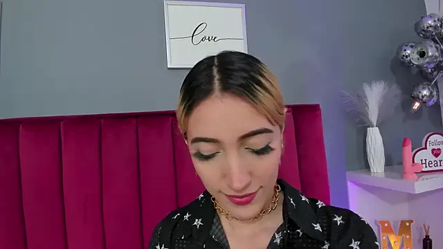 Snapshot of Laddidy chatting on March 8, 2025, 5:07 am Laddidy online show from March 8, 2025, 5:07 am