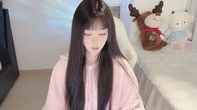 Milla-z online show from November 14, 2025, 9:24 am