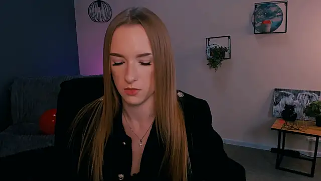 Snapshot of doll_vey chatting on February 28, 2025, 6:41 pm doll vey online show from February 28, 2025, 6:41 pm