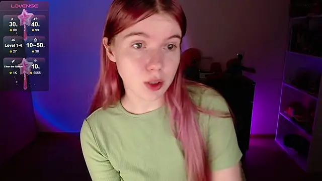 Strawberry juli online show from November 23, 2025, 7:18 am