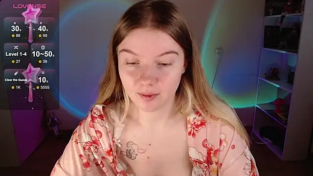 Strawberry juli online show from September 16, 2025, 9:10 am