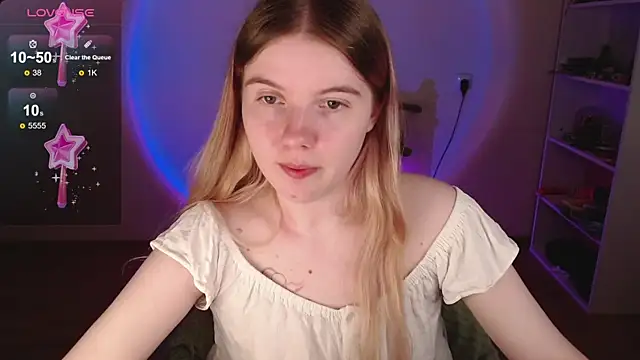 Snapshot of Strawberry_juli chatting on May 1, 2026, 11:59 am Strawberry juli online show from May 1, 2026, 11:59 am