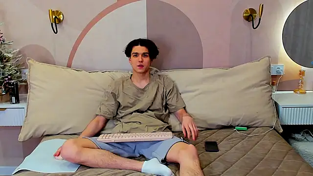 TravisRevas online show from February 13, 2026, 2:39 pm