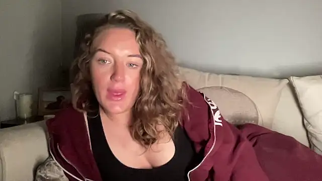 MissMaisiex online show from March 18, 2026, 9:15 pm