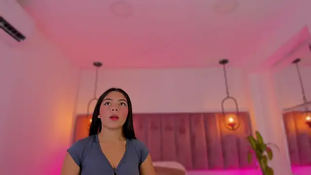 Snapshot of Haily_b chatting on February 19, 2026, 7:55 pm Haily b online show from February 19, 2026, 7:55 pm