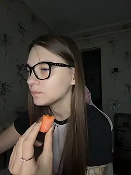 MrrKate online show from November 24, 2025, 12:43 am