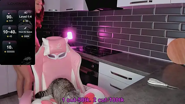 Snapshot of EmmaVictori1 chatting on February 9, 2026, 5:05 am EmmaVictori1 online show from February 9, 2026, 5:05 am