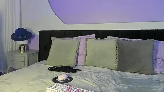 Snapshot of Liannaa_ chatting on July 11, 2026, 9:20 am Liannaa online show from July 11, 2026, 9:20 am