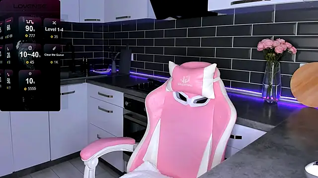 ShaiyaMinn3 online show from September 25, 2025, 9:32 pm