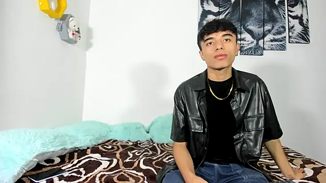 Snapshot of Maxxi_hot23 chatting on March 16, 2025, 4:34 pm Maxxi hot23 online show from March 16, 2025, 4:34 pm