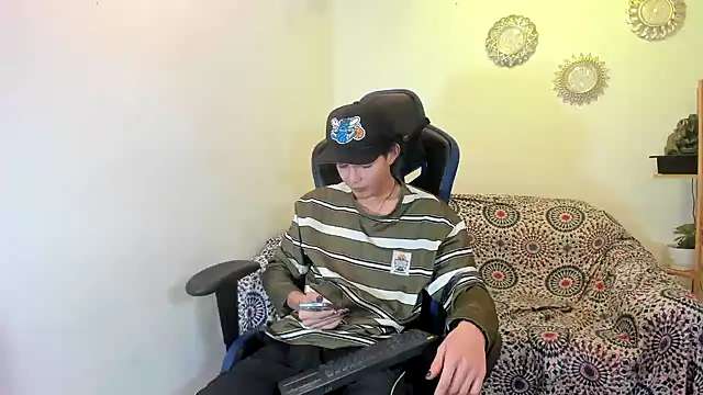 Snapshot of Maxxi_hot23 chatting on September 11, 2025, 7:58 pm Maxxi hot23 online show from September 11, 2025, 7:58 pm