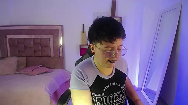 safyka online show from February 10, 2026, 3:05 am