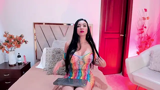 Snapshot of SeleneLujan chatting on March 12, 2025, 11:43 am SeleneLujan online show from March 12, 2025, 11:43 am