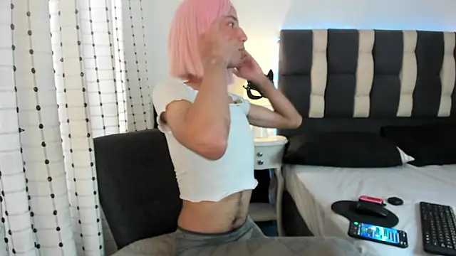 loverisu-coral online show from October 5, 2025, 7:26 pm