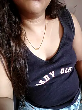 Snapshot of pallu_telgu_kannada chatting on February 9, 2026, 5:49 am pallu telgu kannada online show from February 9, 2026, 5:49 am