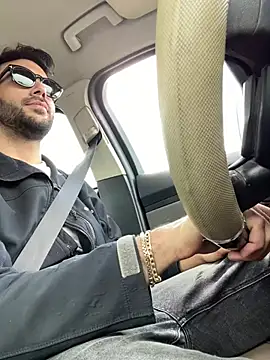 YJeromZCoxk online show from March 21, 2025, 10:39 am