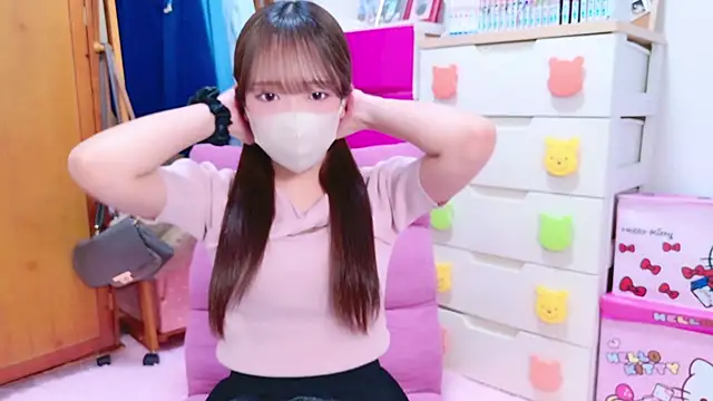 Oo aki online show from March 18, 2025, 2:17 pm