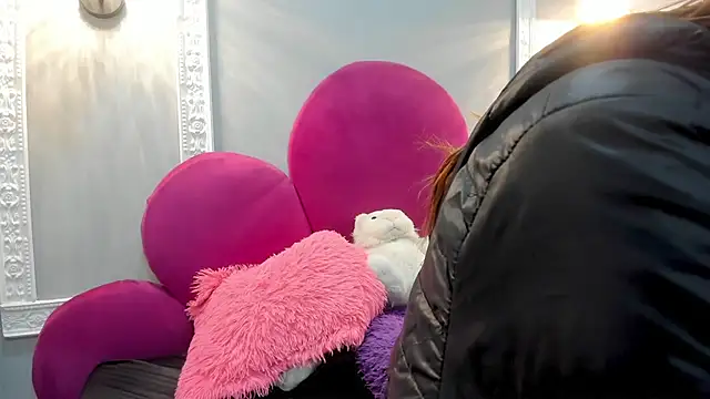 Bonniie 22 online show from February 17, 2026, 7:22 pm