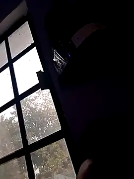 crisssalazar online show from March 12, 2025, 1:40 pm