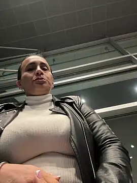 Sara Charmy online show from March 19, 2026, 9:09 am