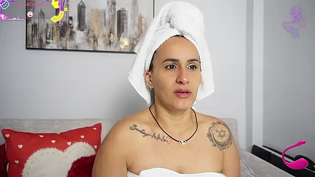 Sara Charmy online show from November 10, 2025, 12:10 pm