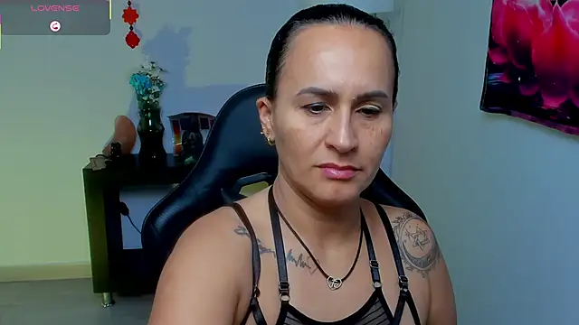Sara Charmy online show from June 3, 2026, 11:11 am