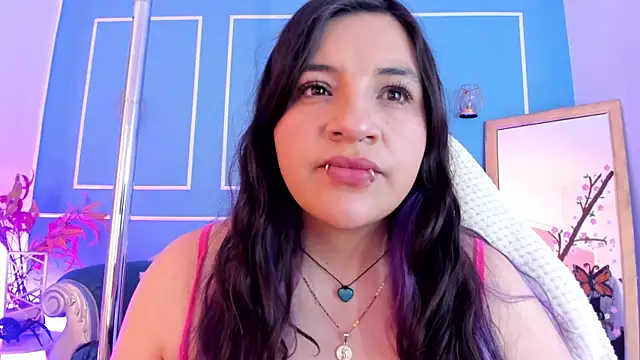 TaraTaylorr online show from April 13, 2026, 3:32 am