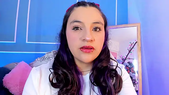 TaraTaylorr online show from April 5, 2026, 3:13 am