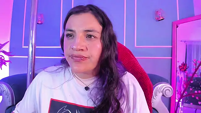 Snapshot of TaraTaylorr chatting on February 15, 2026, 7:51 am TaraTaylorr online show from February 15, 2026, 7:51 am