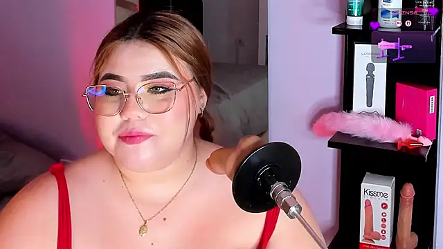 MadissonLee   online show from May 21, 2026, 10:18 pm