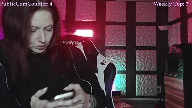 SweetSeraphine online show from November 21, 2025, 7:13 pm