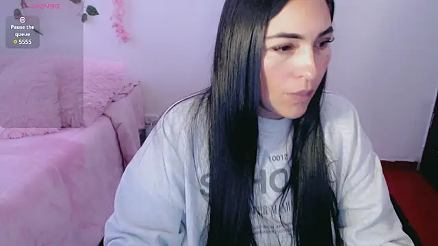 luna lgomez  online show from March 2, 2025, 10:05 am