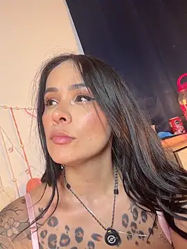 HotAlana  online show from April 3, 2026, 1:56 am