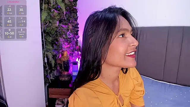 Fernanda liie  online show from March 3, 2026, 12:56 pm