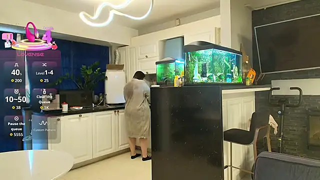 Layla- online show from April 2, 2026, 11:50 am