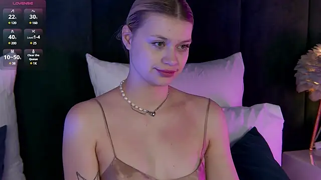 Snapshot of Polly_Sparks chatting on March 16, 2025, 10:11 am Polly Sparks online show from March 16, 2025, 10:11 am