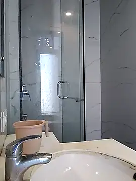 Snapshot of freakydesi chatting on December 15, 2025, 5:13 am freakydesi online show from December 15, 2025, 5:13 am