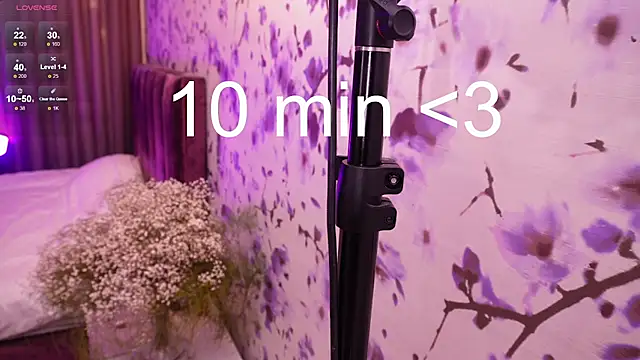 Snapshot of AnnettMonro chatting on March 3, 2025, 11:46 pm AnnettMonro online show from March 3, 2025, 11:46 pm