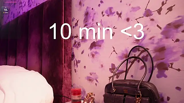 Snapshot of AnnettMonro chatting on March 7, 2025, 11:27 pm AnnettMonro online show from March 7, 2025, 11:27 pm