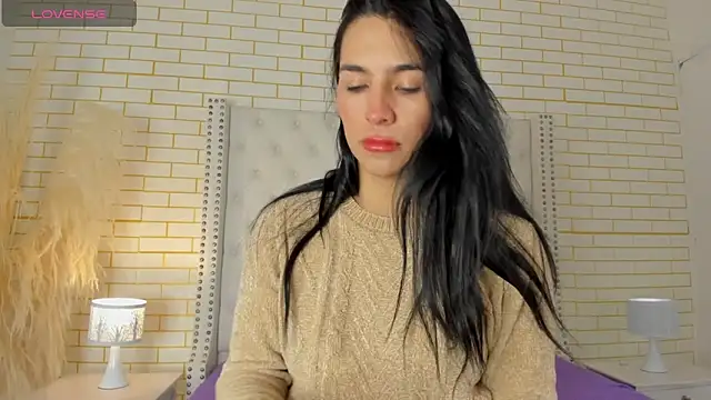 Emilly wilson  online show from October 31, 2025, 12:02 pm