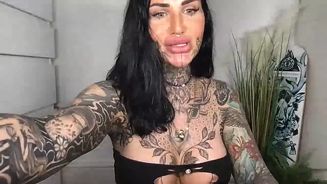 Snapshot of Peaches_and_the_Cream chatting on February 19, 2026, 2:14 pm Peaches and the Cream online show from February 19, 2026, 2:14 pm